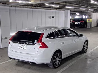 Volvo V60  с аукциона в Японии