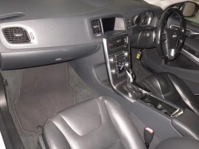 Volvo V60  с аукциона в Японии