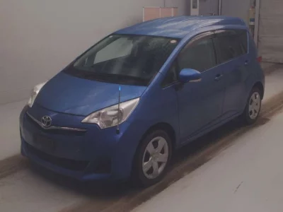 Toyota RACTIS  с аукциона в Японии
