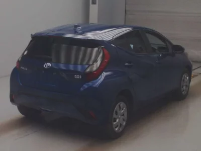 Toyota AQUA  с аукциона в Японии