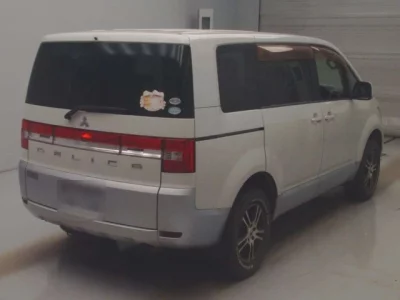 Mitsubishi DELICA D5