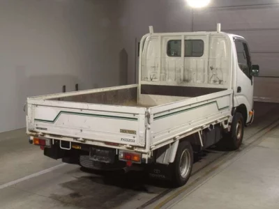 Toyota DYNA  с аукциона в Японии