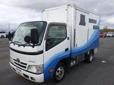 Toyota DYNA  с аукциона в Японии