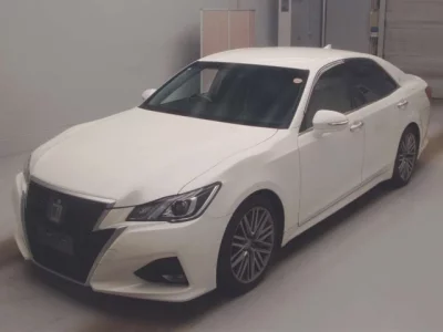 Toyota CROWN  с аукциона в Японии