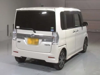Daihatsu TANTO  с аукциона в Японии