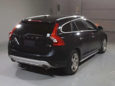 Volvo V60  с аукциона в Японии