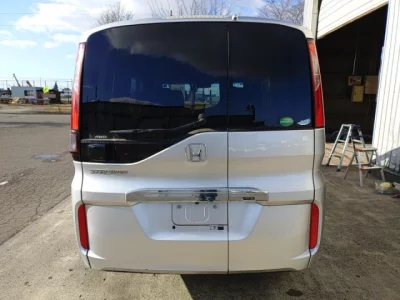 Honda STEP WAGON  с аукциона в Японии