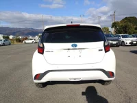 Toyota AQUA лот № 11397 оценка 4  с аукциона в Японии 3