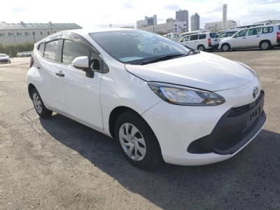 Toyota AQUA  с аукциона в Японии