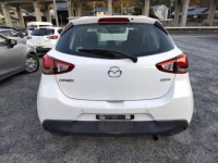 Mazda DEMIO лот № 8635 оценка 3.5  с аукциона в Японии 3