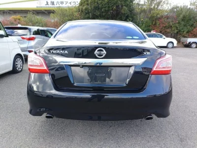 Nissan TEANA