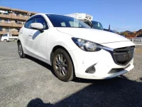 Mazda DEMIO лот № 8641 оценка 4  с аукциона в Японии 1