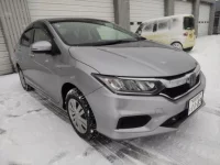 Honda GRACE лот № 11296 оценка 4  с аукциона в Японии 1
