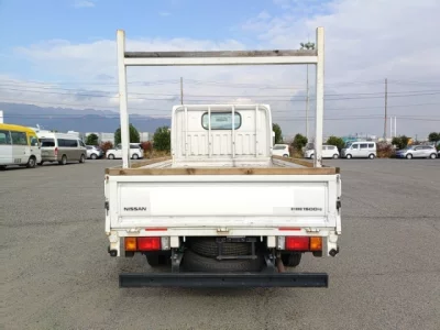 Nissan ATLAS  с аукциона в Японии