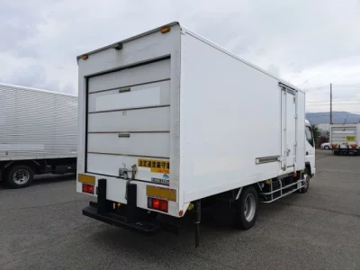 Mitsubishi CANTER  с аукциона в Японии