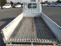 Mazda BONGO лот № 11431 оценка 3.5  с аукциона в Японии 6