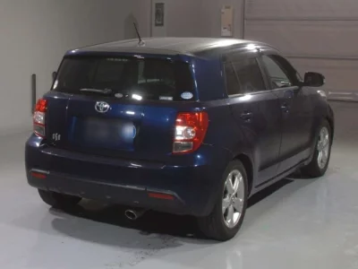 Toyota IST  с аукциона в Японии