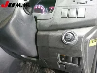 Toyota ISIS лот № 4 оценка R  с аукциона в Японии 3