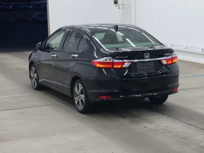 Honda GRACE  с аукциона в Японии