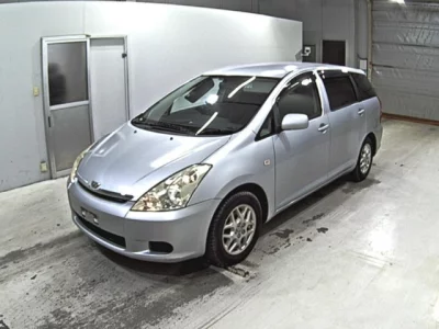 Toyota WISH  с аукциона в Японии