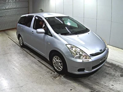 Toyota WISH  с аукциона в Японии