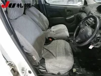 Toyota FUNCARGO лот № 7 оценка R  с аукциона в Японии 4