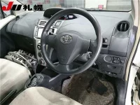 Toyota VITZ лот № 8 оценка 3  с аукциона в Японии 2
