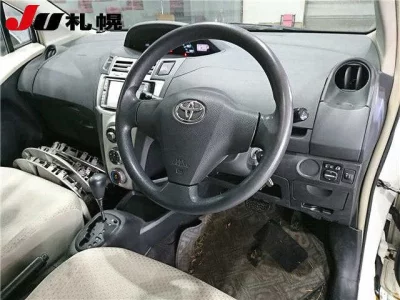 Toyota VITZ  с аукциона в Японии