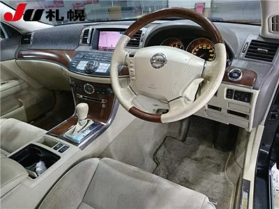 Nissan FUGA  с аукциона в Японии