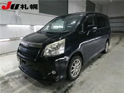 Toyota NOAH  с аукциона в Японии
