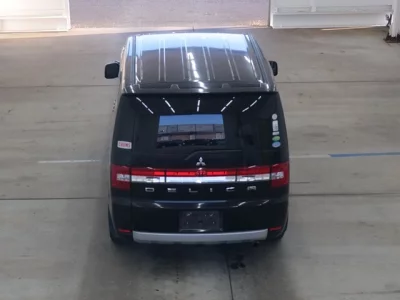 Mitsubishi DELICA D5  с аукциона в Японии