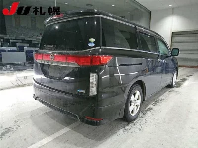 Nissan ELGRAND  с аукциона в Японии