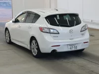 Mazda AXELA лот № 2038 оценка 3.5  с аукциона в Японии 1