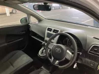 Toyota RACTIS лот № 80059 оценка 3.5  с аукциона в Японии 2