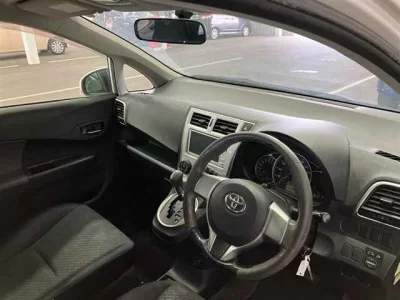 Toyota RACTIS  с аукциона в Японии