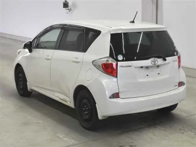 Toyota RACTIS  с аукциона в Японии
