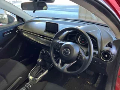 Mazda DEMIO  с аукциона в Японии