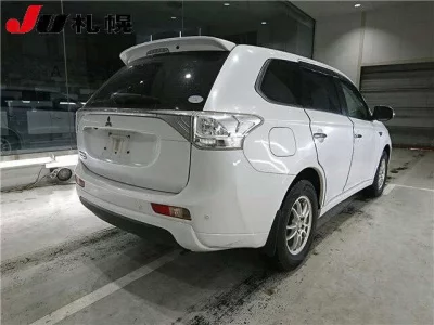 Mitsubishi OUTLANDER PHEV