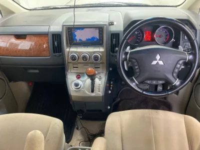 Mitsubishi DELICA D5