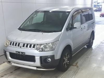 Mitsubishi DELICA D5