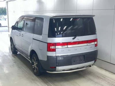Mitsubishi DELICA D5