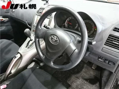 Toyota AURIS  с аукциона в Японии