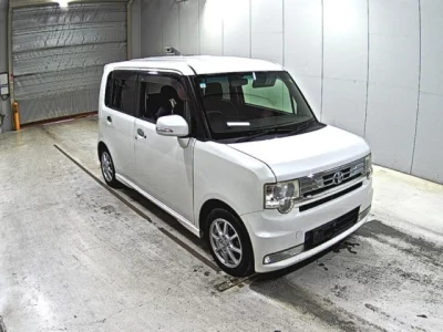 Toyota PIXIS SPACE  с аукциона в Японии