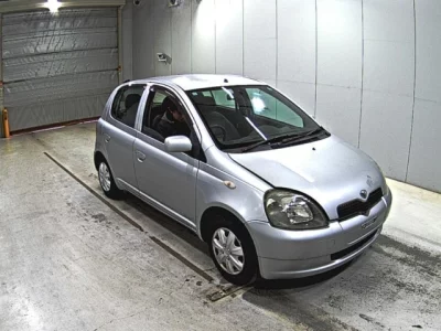Toyota VITZ  с аукциона в Японии