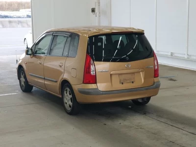 Mazda PREMACY  с аукциона в Японии