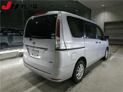 Nissan SERENA  с аукциона в Японии