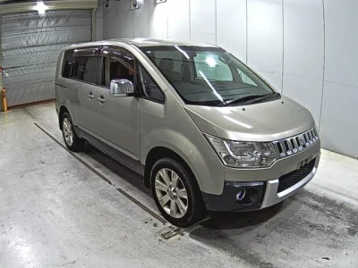 Mitsubishi DELICA D5