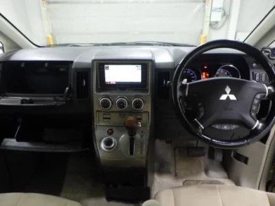 Mitsubishi DELICA D5
