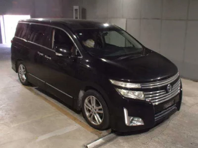 Nissan ELGRAND  с аукциона в Японии
