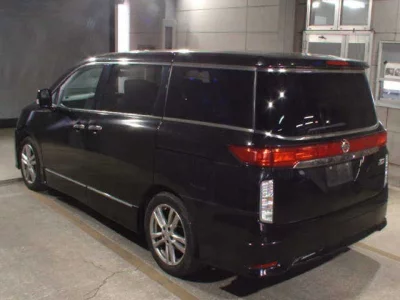 Nissan ELGRAND  с аукциона в Японии